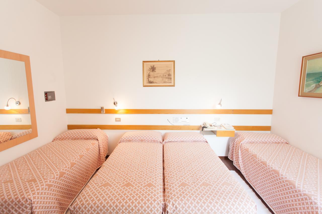 Hotel Rossini Tabiano Terme Luaran gambar